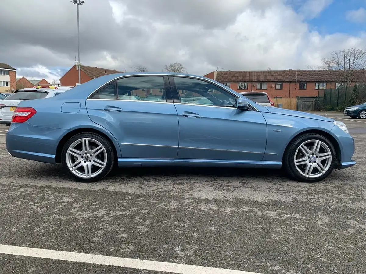 2010-mercedes-benz-e-class-30td-e350-sport-big-8