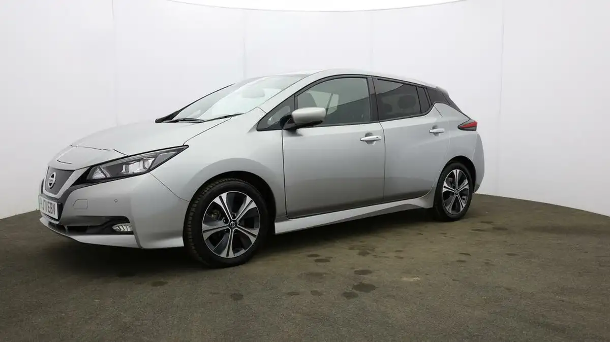 2021-nissan-leaf-e-tekna-big-28