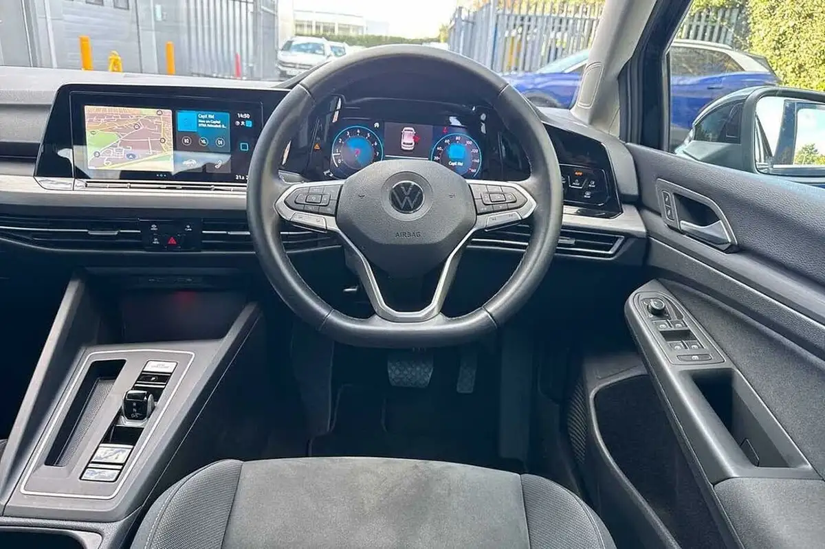 2022-volkswagen-golf-15-etsi-style-130ps-hatchback-big-12