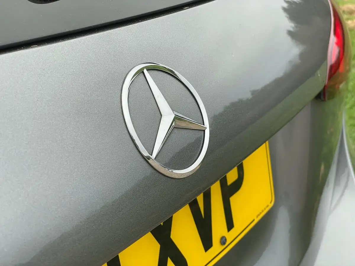 2021-mercedes-benz-a-class-20d-a200d-exclusive-edition-big-13