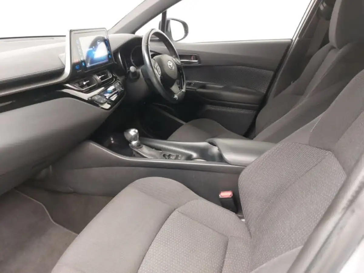 2017-toyota-c-hr-18-vvt-i-icon-big-4