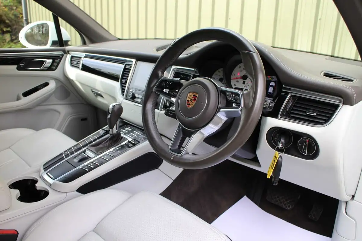 2016-porsche-macan-30td-s-big-12