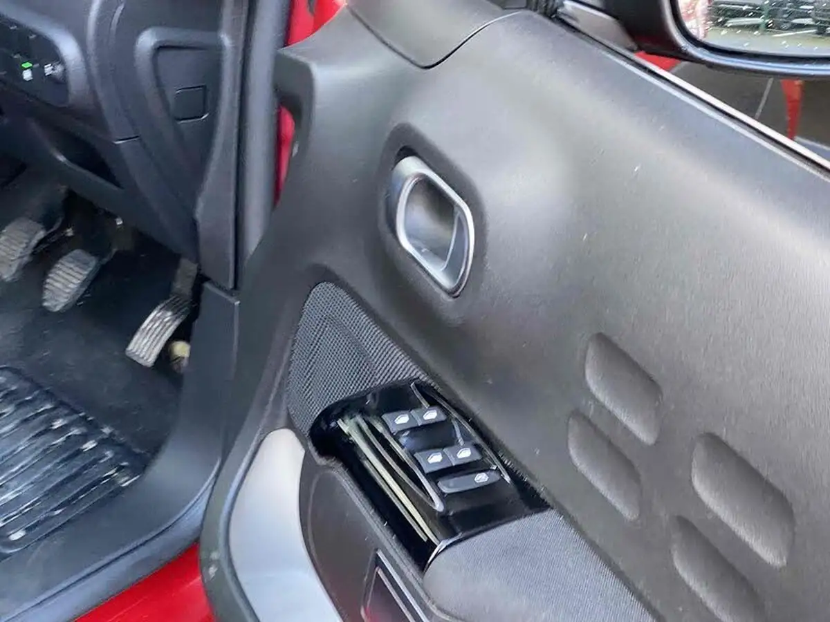 2021-citroen-c3-12-puretech-shine-83ps-big-21