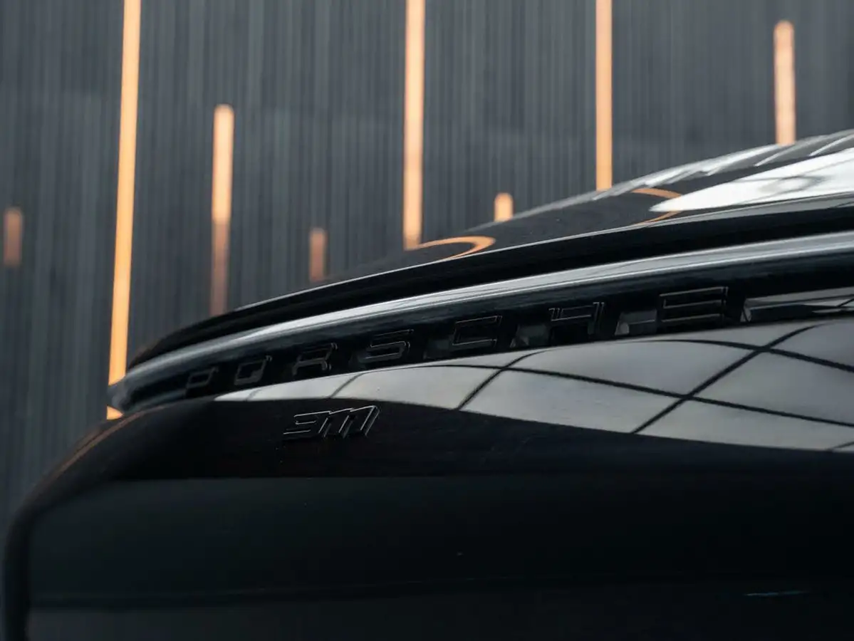 2023-porsche-911-30-carrera-coupe-big-30