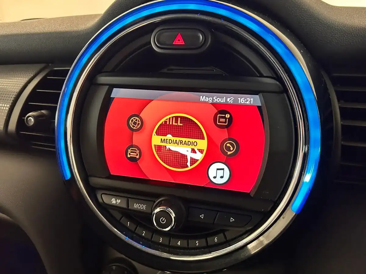 2019-mini-cooper-15-cooper-classic-hatchback-3d-big-34