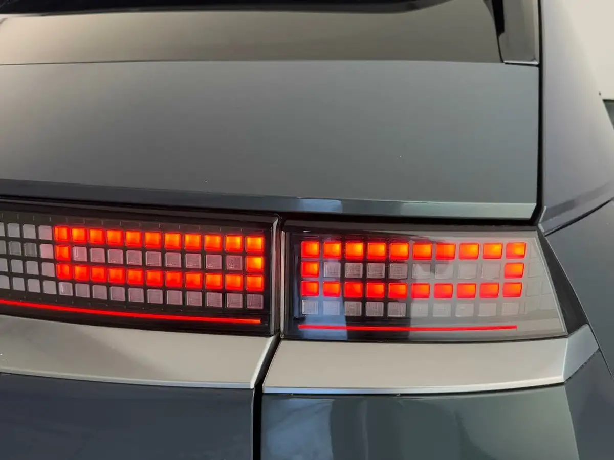 2022-hyundai-ioniq-5-e-ultimate-305ps-73kwh-awd-big-43