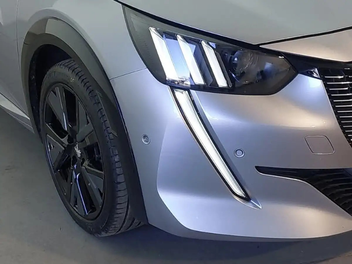 2022-peugeot-208-12-puretech-gt-100bhp-big-8