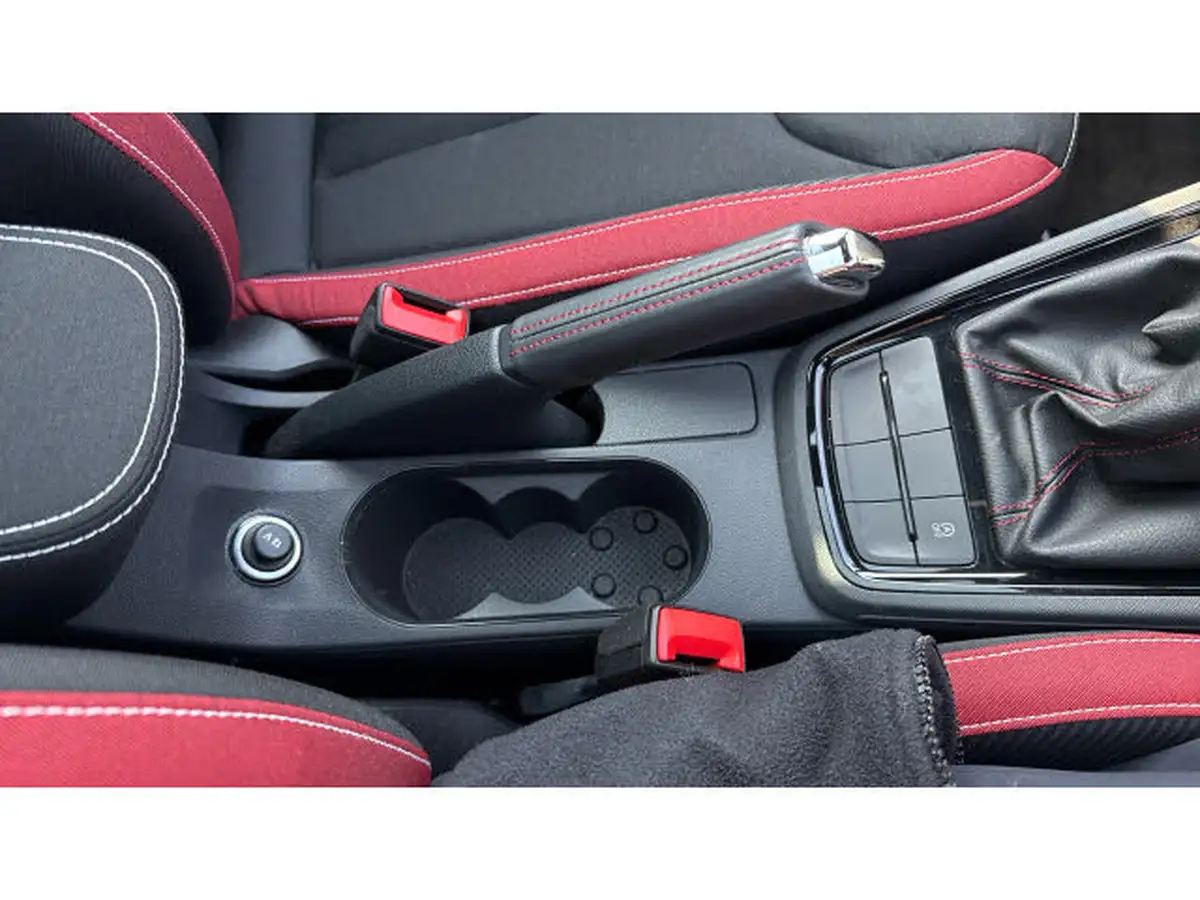2022-skoda-kamiq-10-tsi-monte-carlo-109ps-dsg-big-37