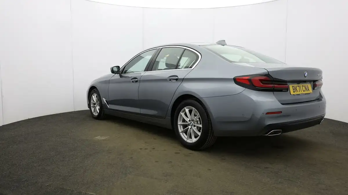 2021-bmw-5-series-20-520i-se-saloon-4d-big-46