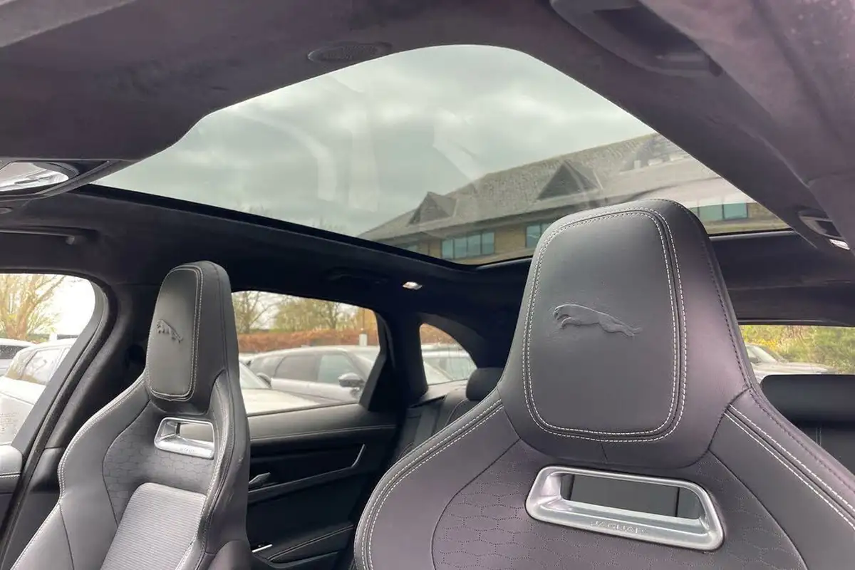 2023-jaguar-f-pace-20-p250-r-dynamic-hse-black-big-3