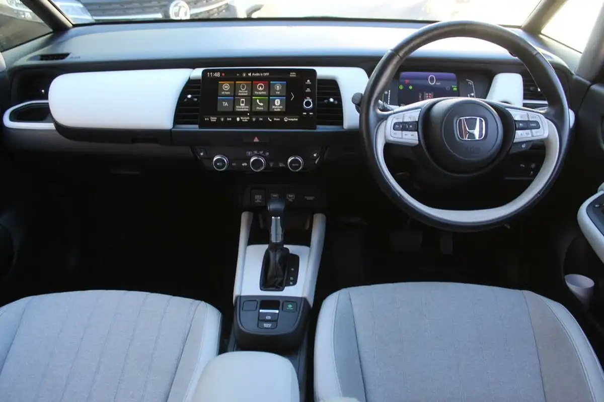 2021-honda-jazz-15-i-mmd-ex-107ps-big-14
