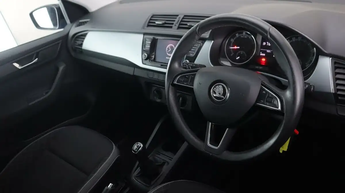 2018-skoda-fabia-10-tsi-colour-edition-big-9