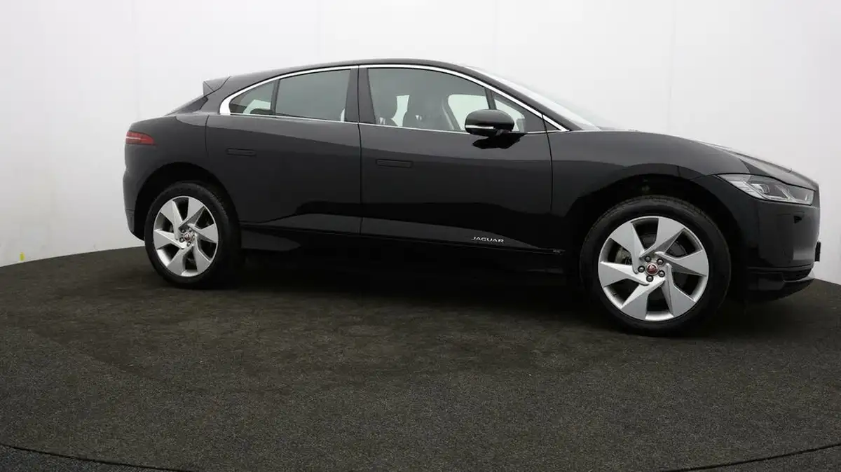 2021-jaguar-i-pace-ev400-se-big-37