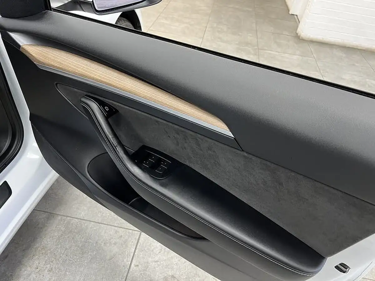 2021-tesla-model-3-e-long-range-awd-big-18