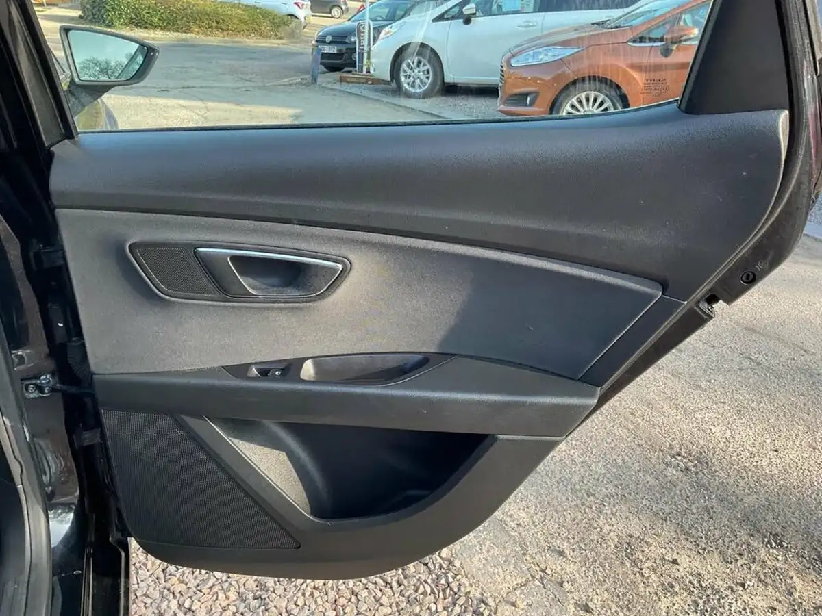 2014-seat-leon-16tdi-se-tech-pack-cr-105ps-ss-hatchback-5d-big-26