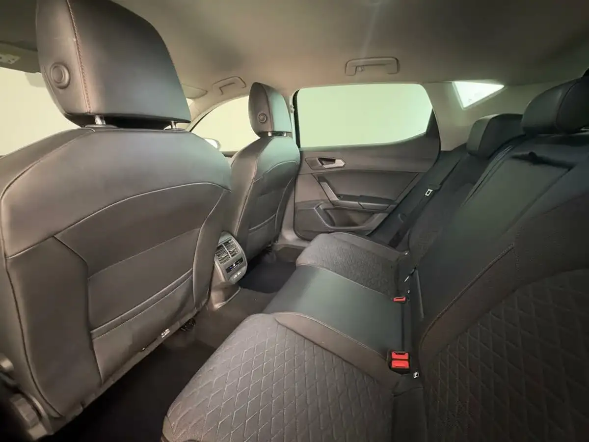2021-seat-leon-14-e-hybrid-fr-hatchback-big-14
