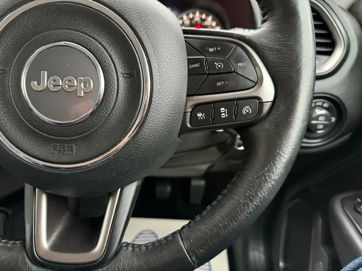 2018-jeep-renegade-10-gse-limited-big-15