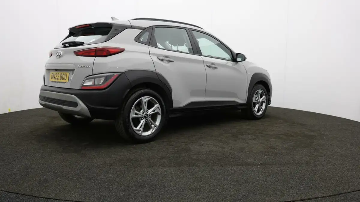 2022-hyundai-kona-10-t-gdi-se-connect-big-6