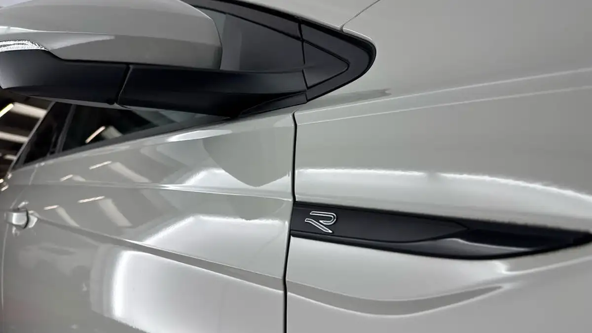 2022-volkswagen-polo-10-tsi-r-line-95ps-dsg-big-24