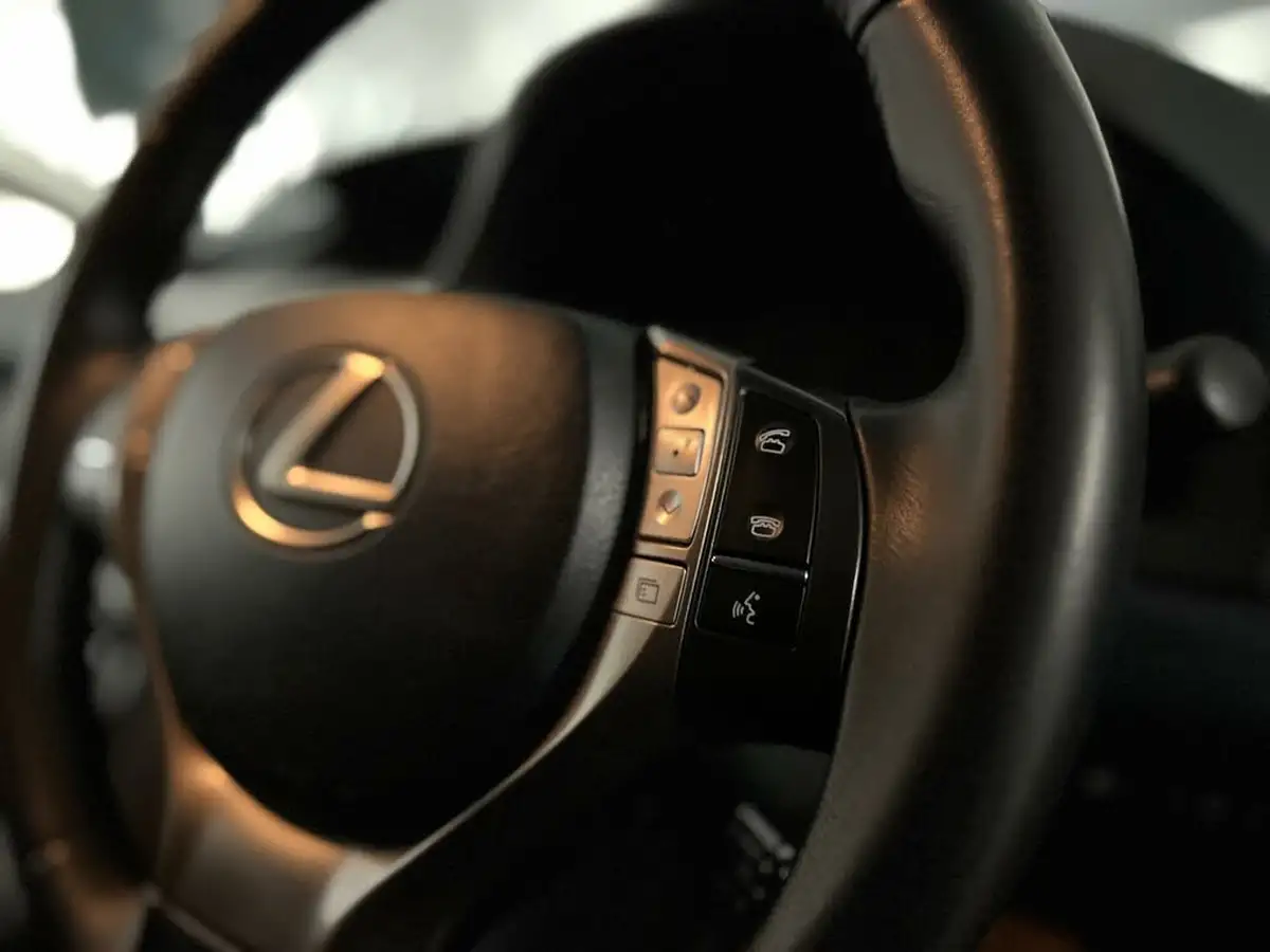 2015-lexus-rx-450h-35-advance-pan-big-7