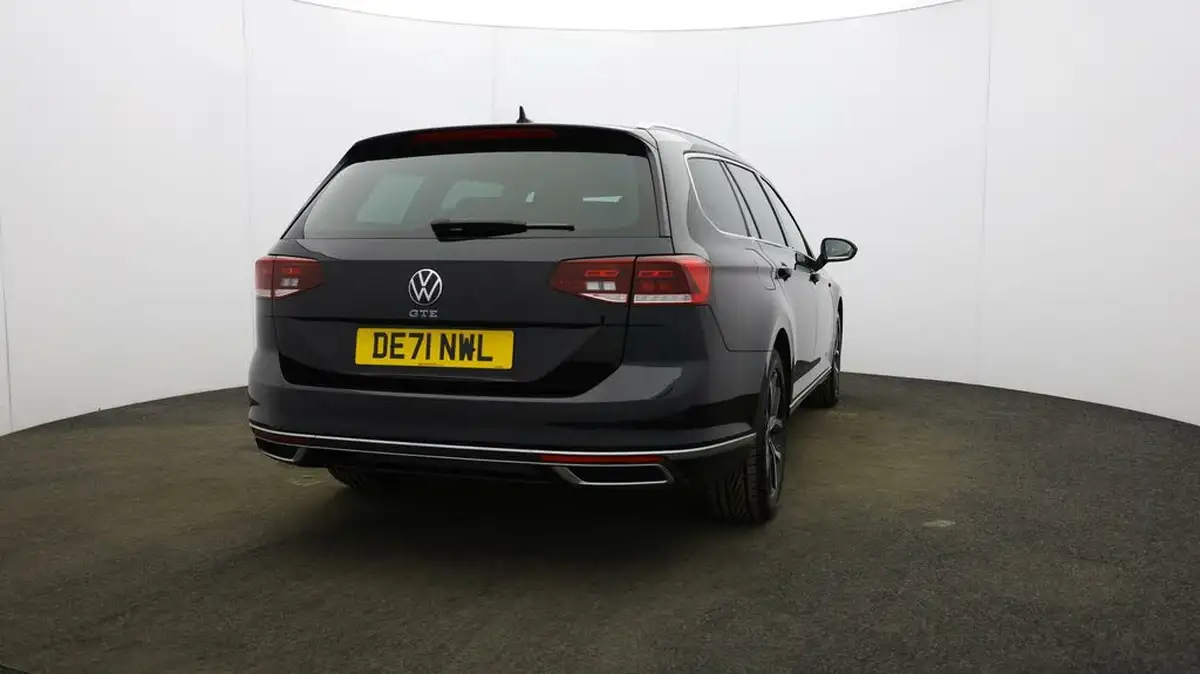 2021-volkswagen-passat-14-tsi-gte-estate-5d-big-53