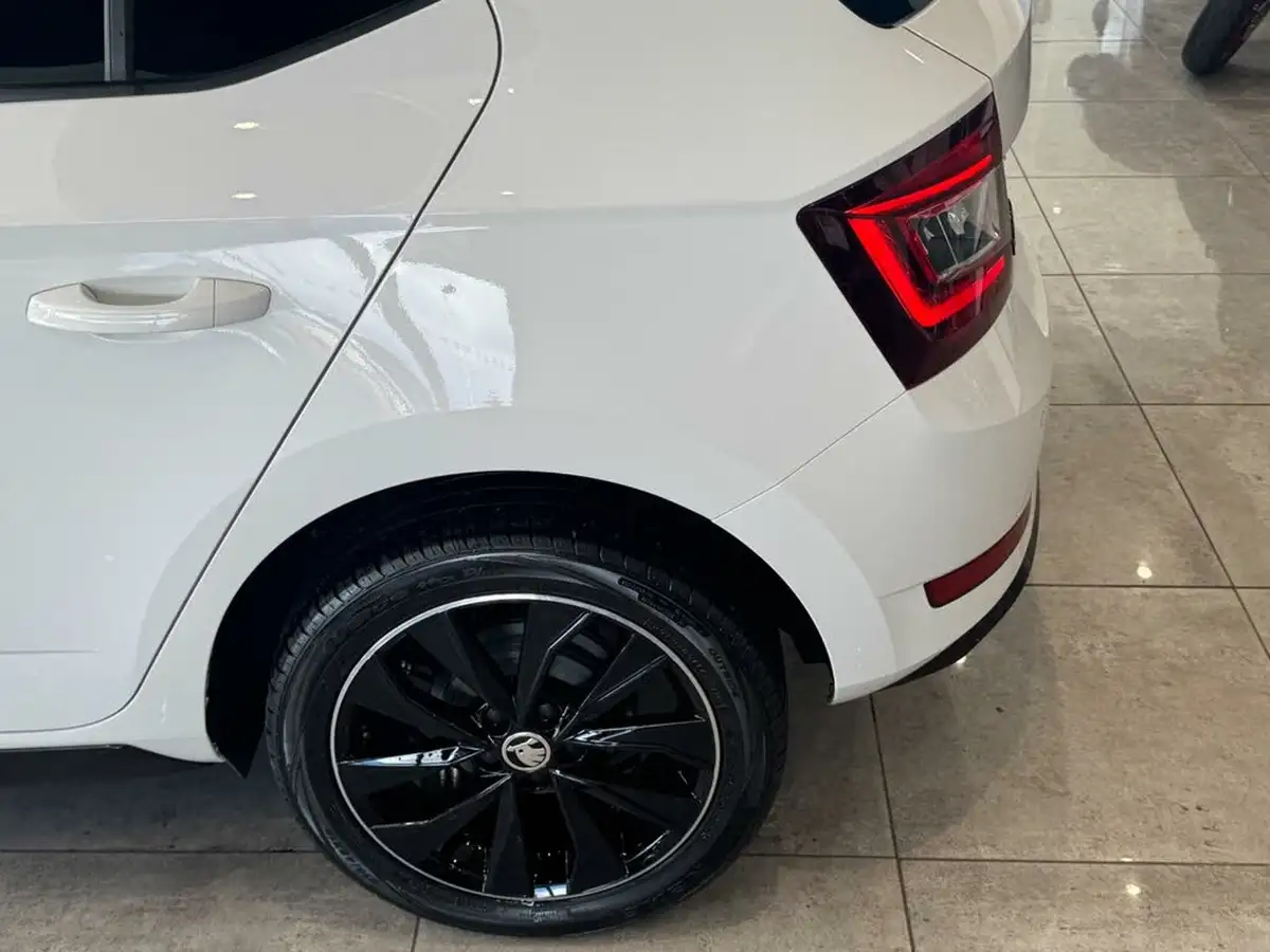 2020-skoda-fabia-10-tsi-monte-carlo-95ps-hatchback-big-5