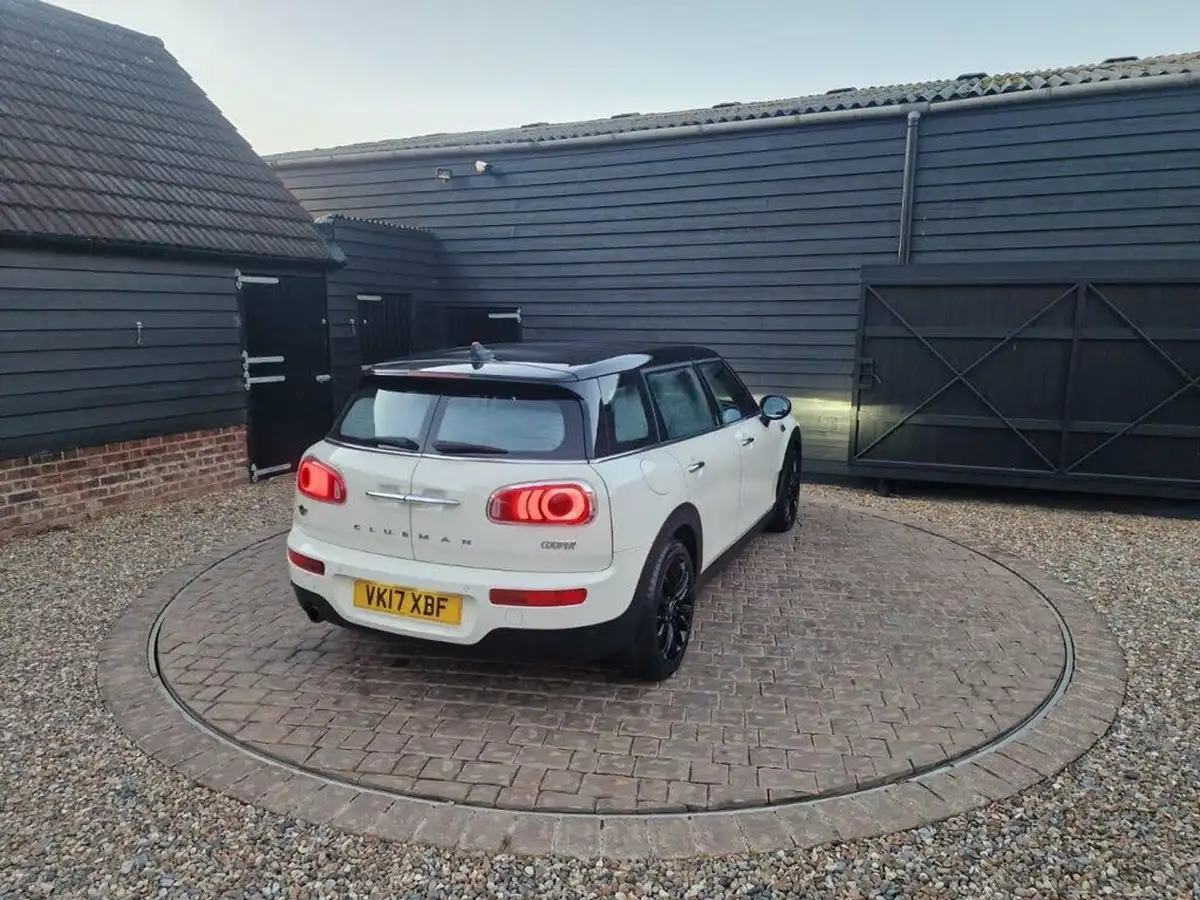2017-mini-clubman-15-cooper-ss-big-34