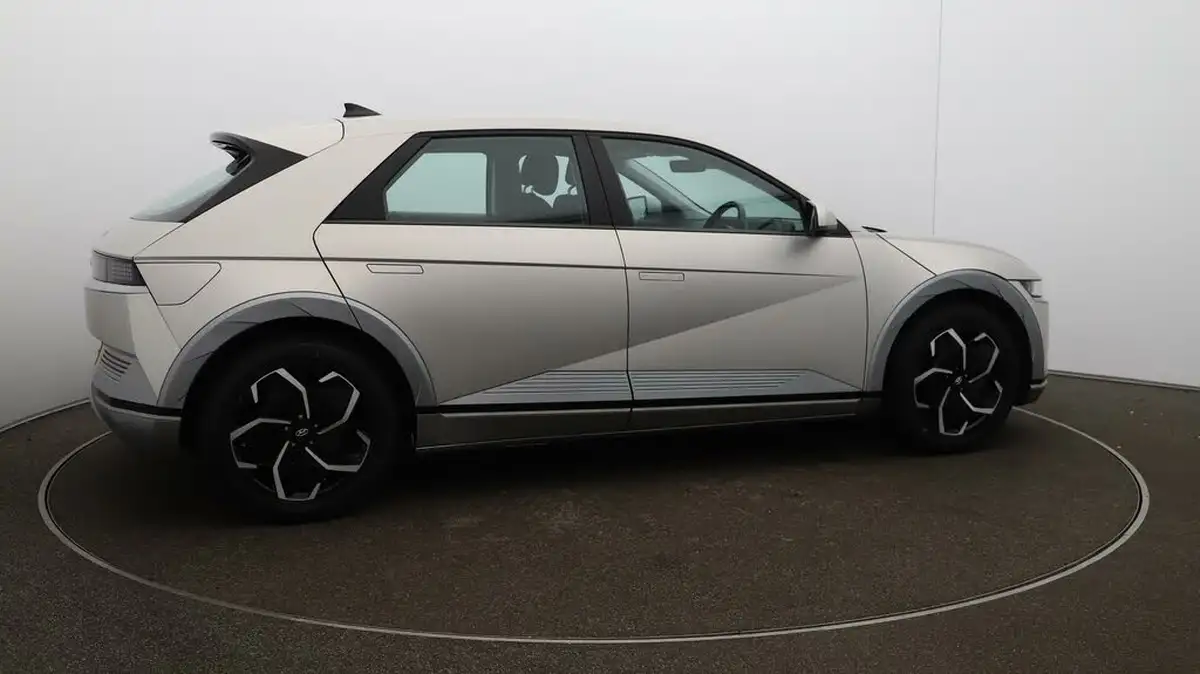 2022-hyundai-ioniq-5-e-premium-217ps-73kwh-rwd-big-42