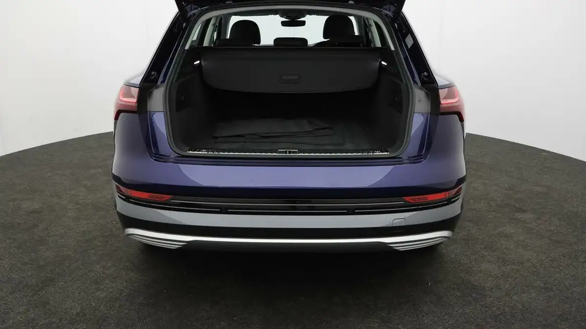 2022-audi-e-tron-50e-technik-station-wagon-big-16