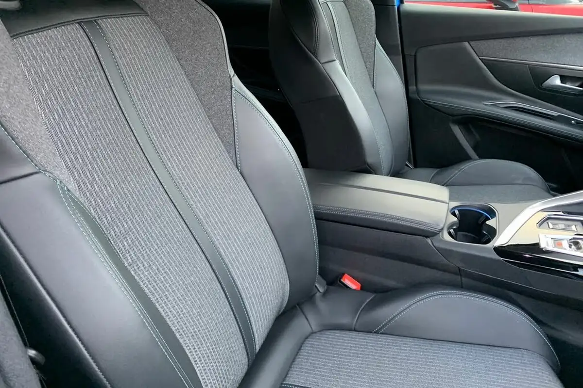 2021-peugeot-3008-suv-12-puretech-allure-premium-eat8-big-15
