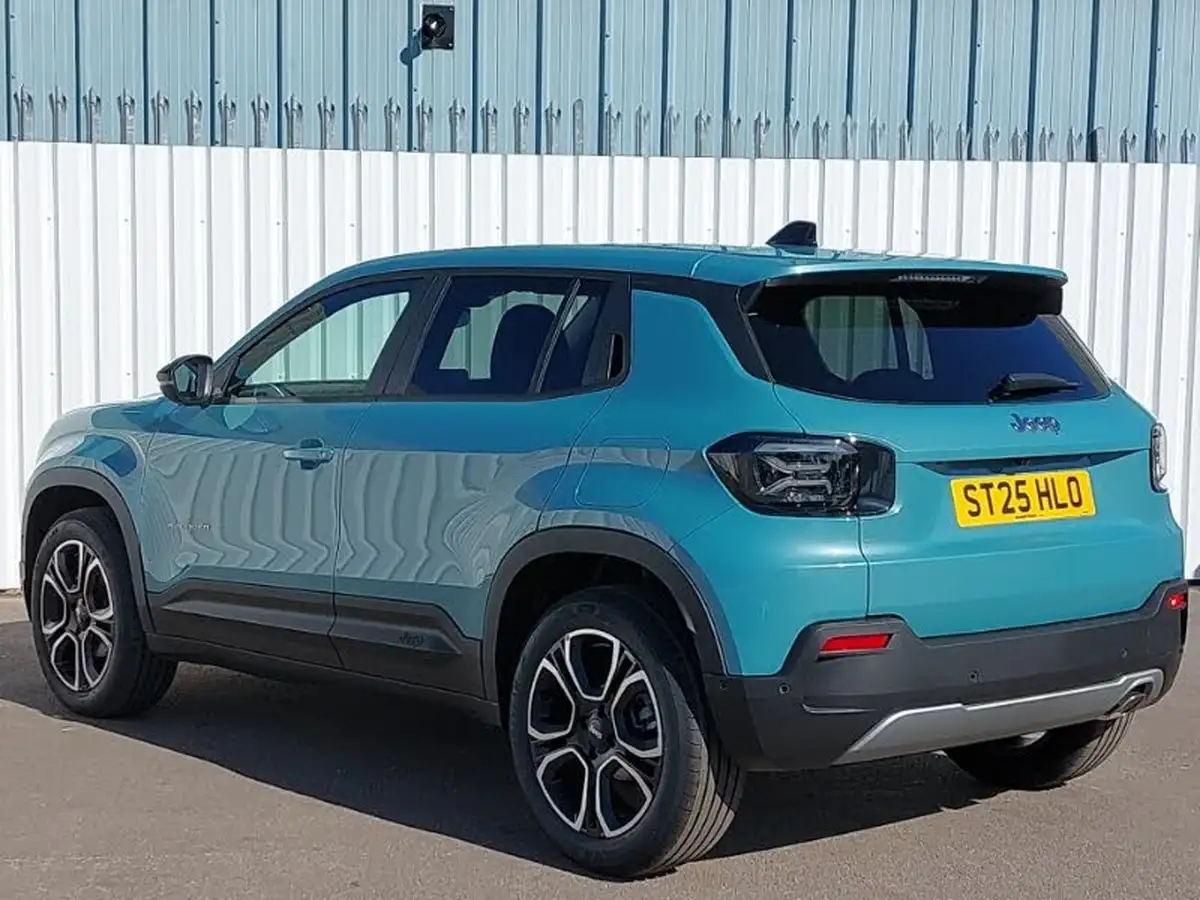 2025-jeep-avenger-12-gse-summit-big-1