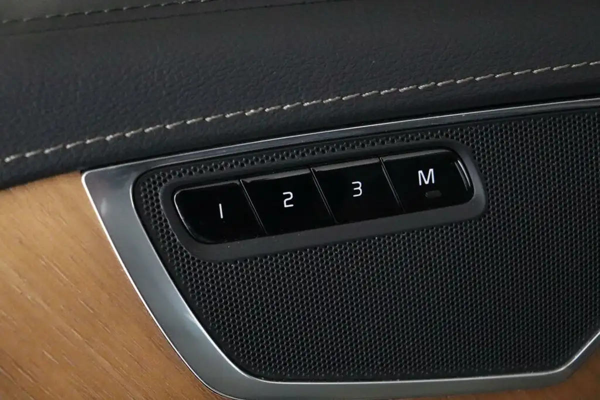 2019-volvo-xc90-20td-d5-inscription-pro-big-11