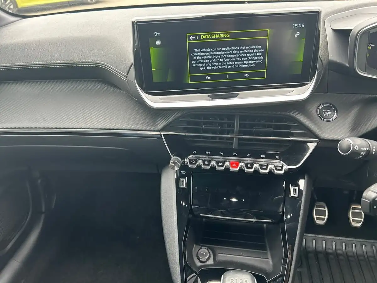 2022-peugeot-208-12-puretech-gt-premium-100bhp-big-16