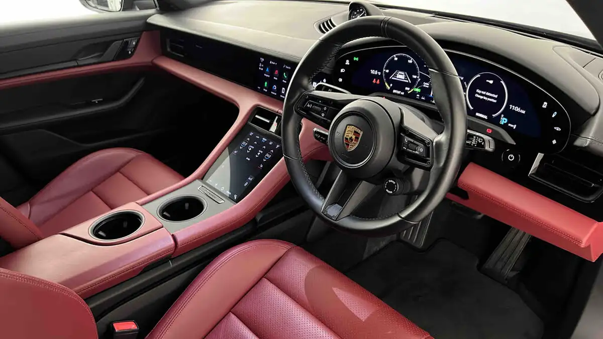 2022-porsche-taycan-e-4s-cross-turismo-big-13