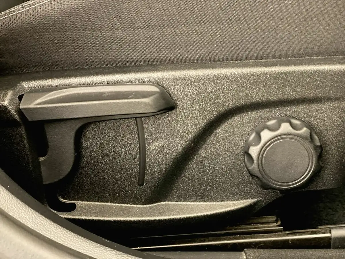 2019-ford-focus-10t-titanium-ss-hatchback-big-13