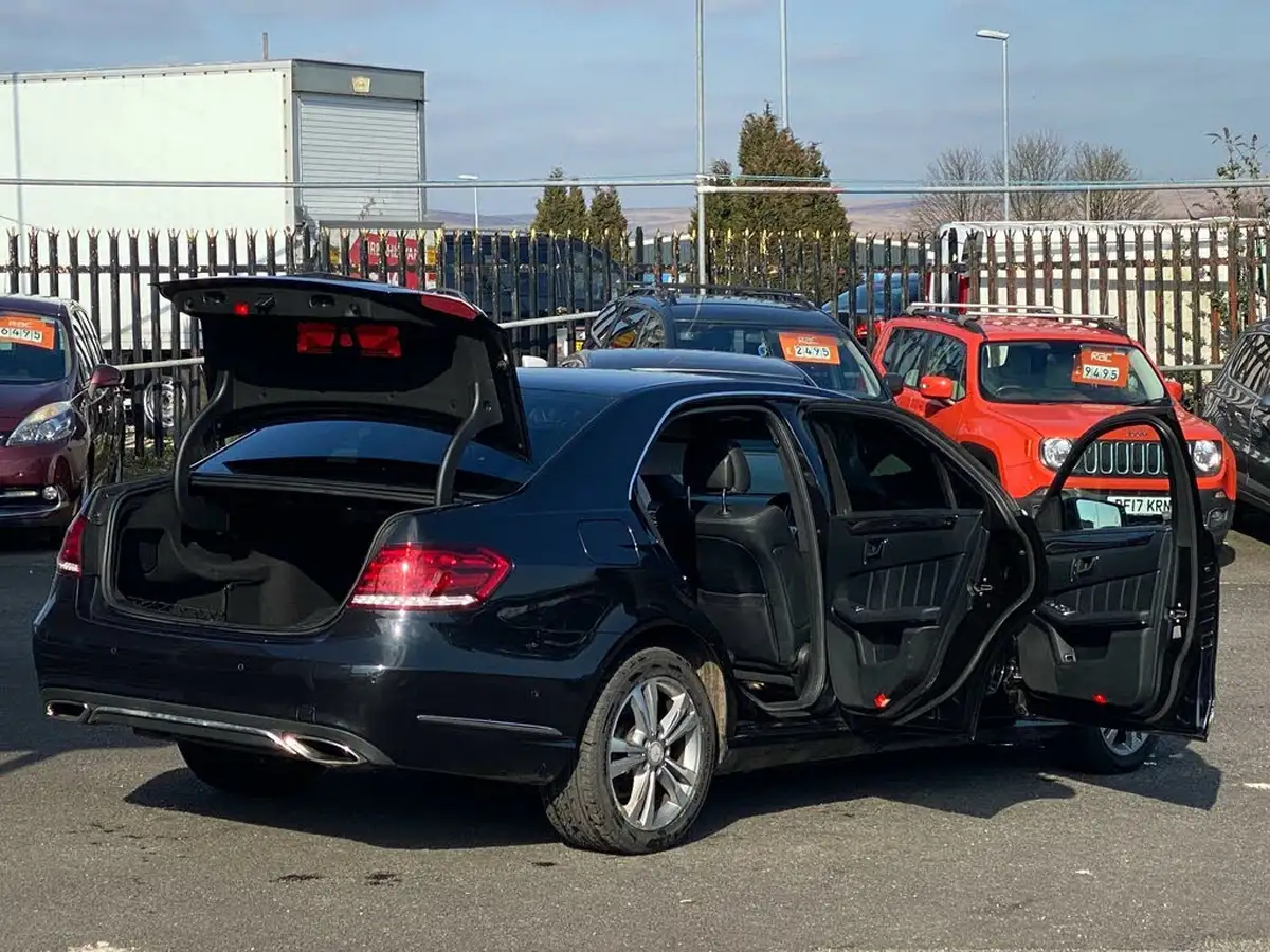 2013-mercedes-benz-e-class-21td-e220-cdi-se-21cdi-170bhp-saloon-4d-7g-tronic-plus-big-1