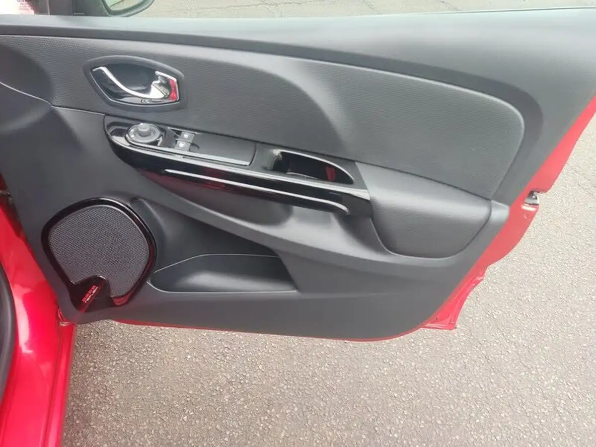 2013-renault-clio-12-dynamique-big-32