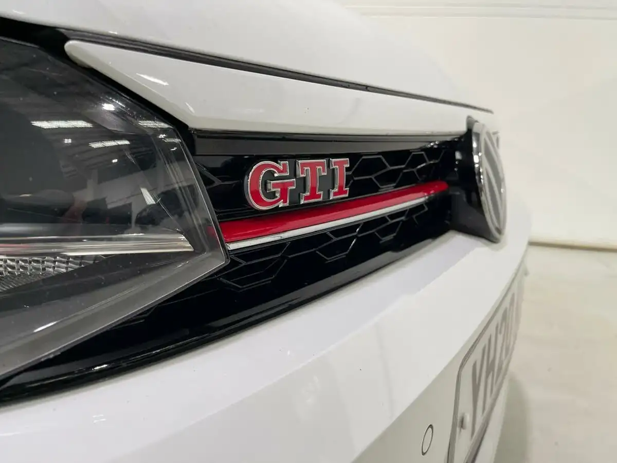 2020-volkswagen-polo-20-tsi-gti-big-6