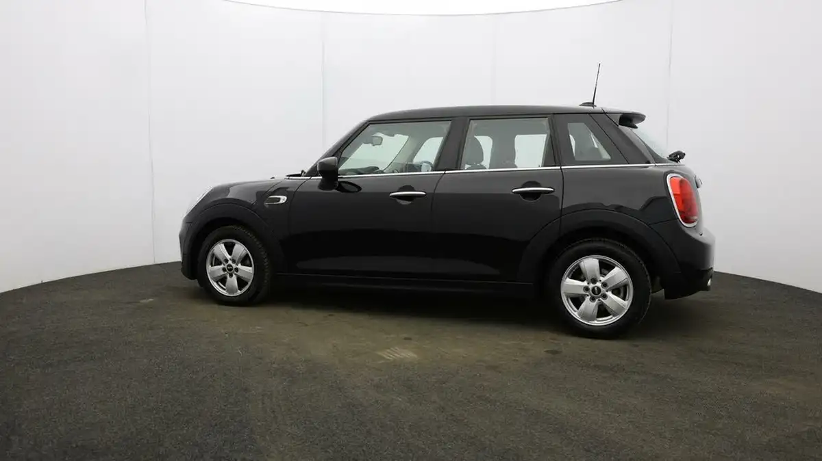 2019-mini-cooper-15-cooper-classic-hatchback-5d-big-57