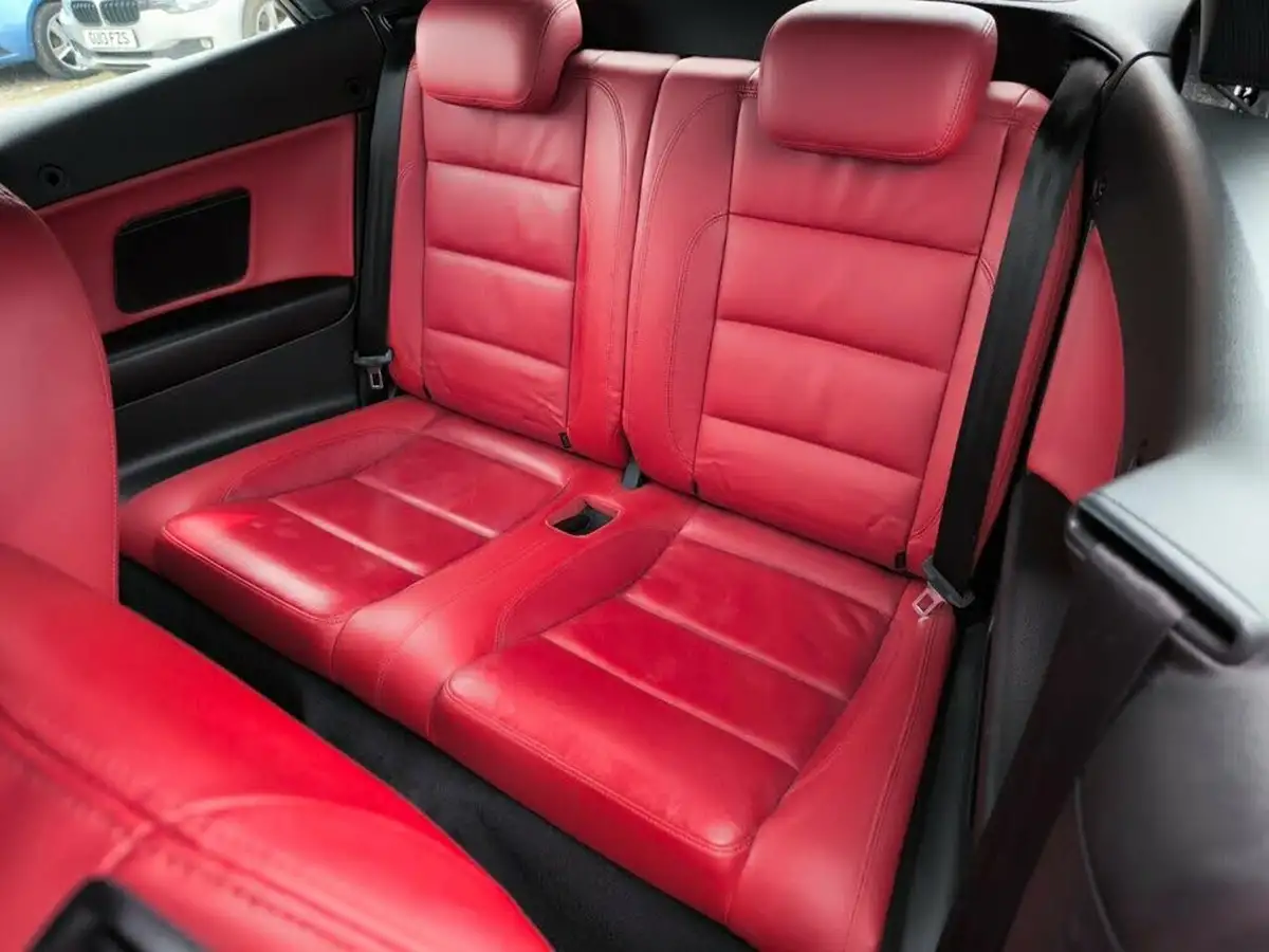 2012-volkswagen-golf-big-15