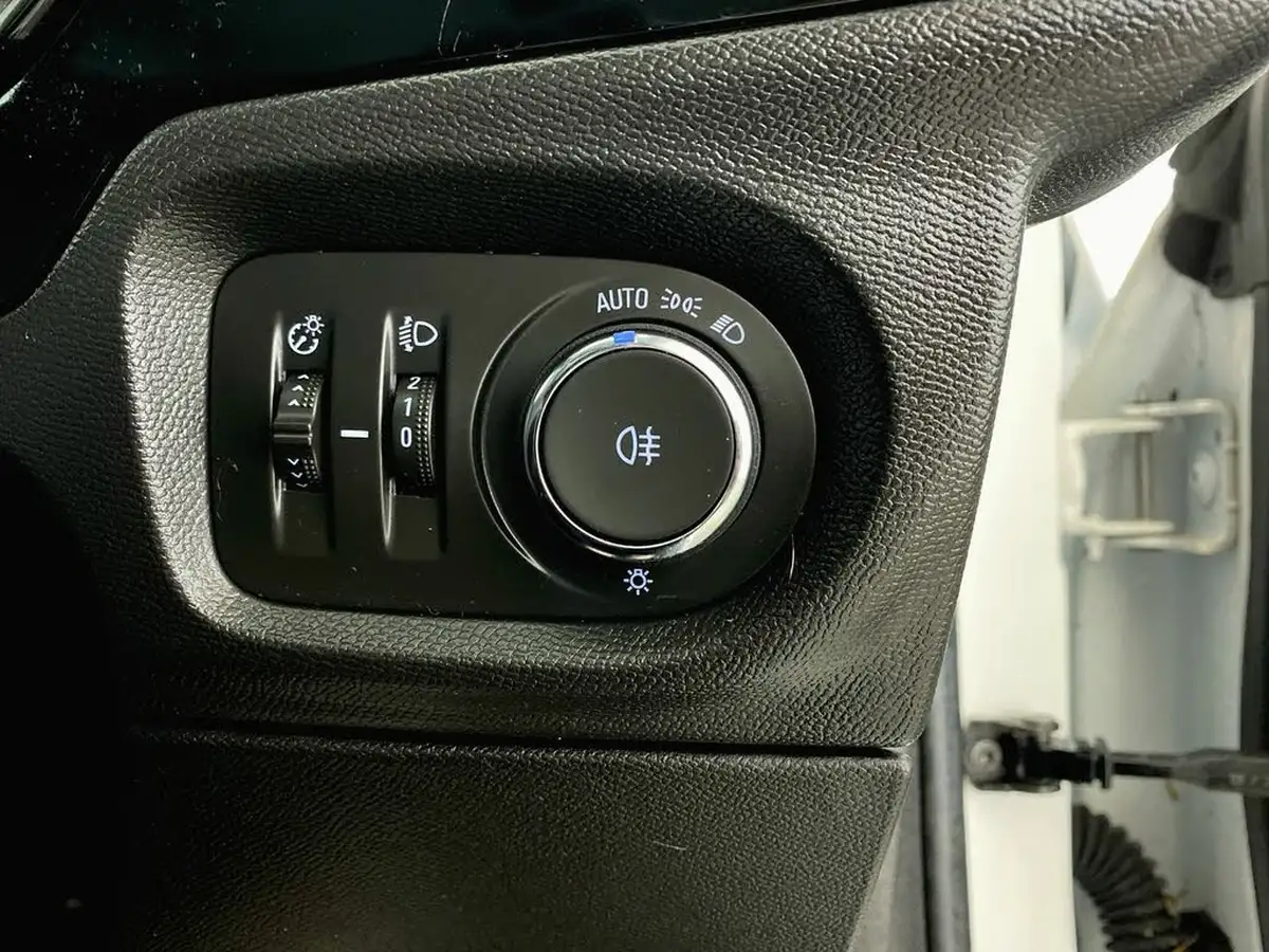 2022-vauxhall-corsa-12i-se-edition-big-31