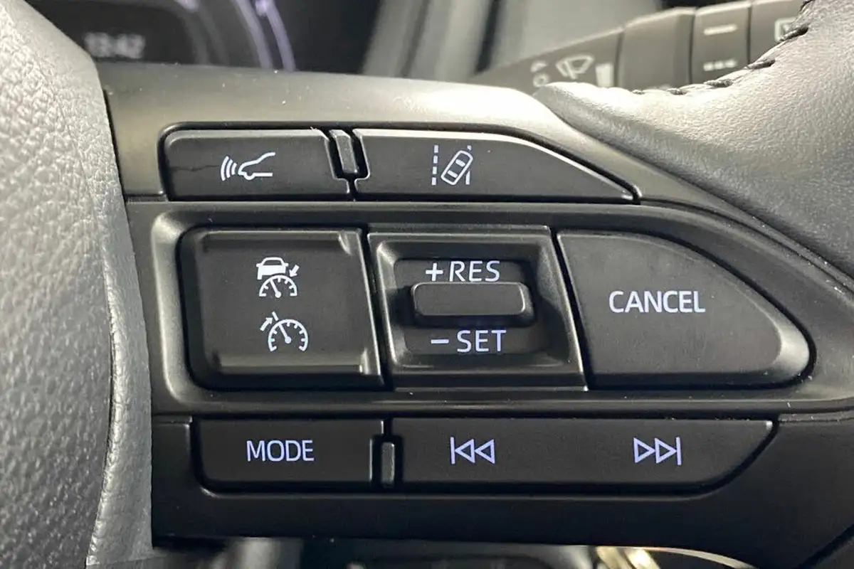 2023-toyota-aygo-x-10-vvt-i-edge-big-30