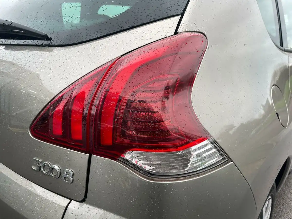 2017-peugeot-3008-crossover-16bluehdi-active-auto-big-27