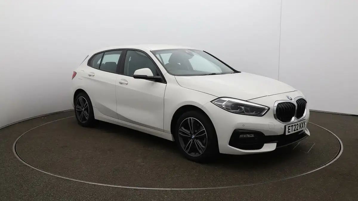 2022-bmw-1-series-15-118i-sport-dct-big-1