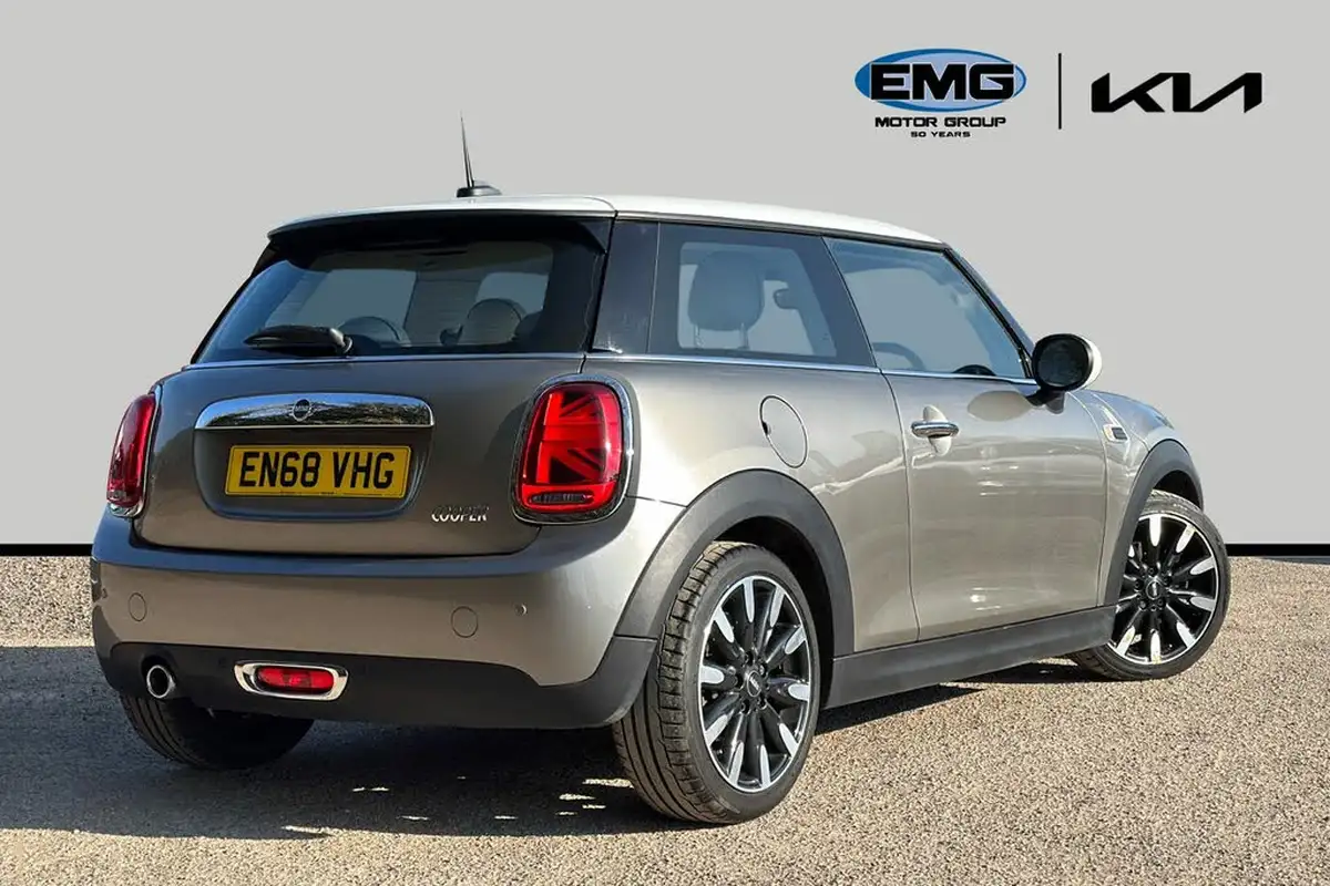 2019-mini-cooper-15-cooper-exclusive-134bhp-ss-hatchback-3d-auto-big-5