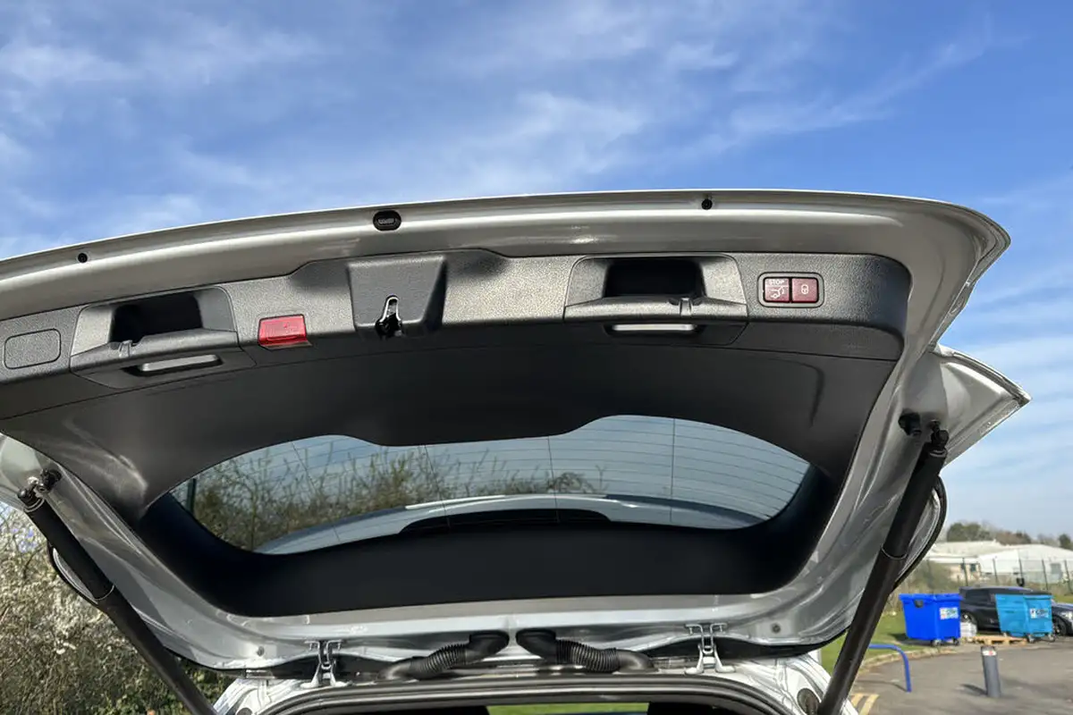 2020-mercedes-benz-glb-class-20d-glb220d-amg-line-premium-5-big-22