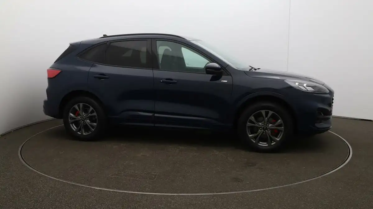 2023-ford-kuga-big-40