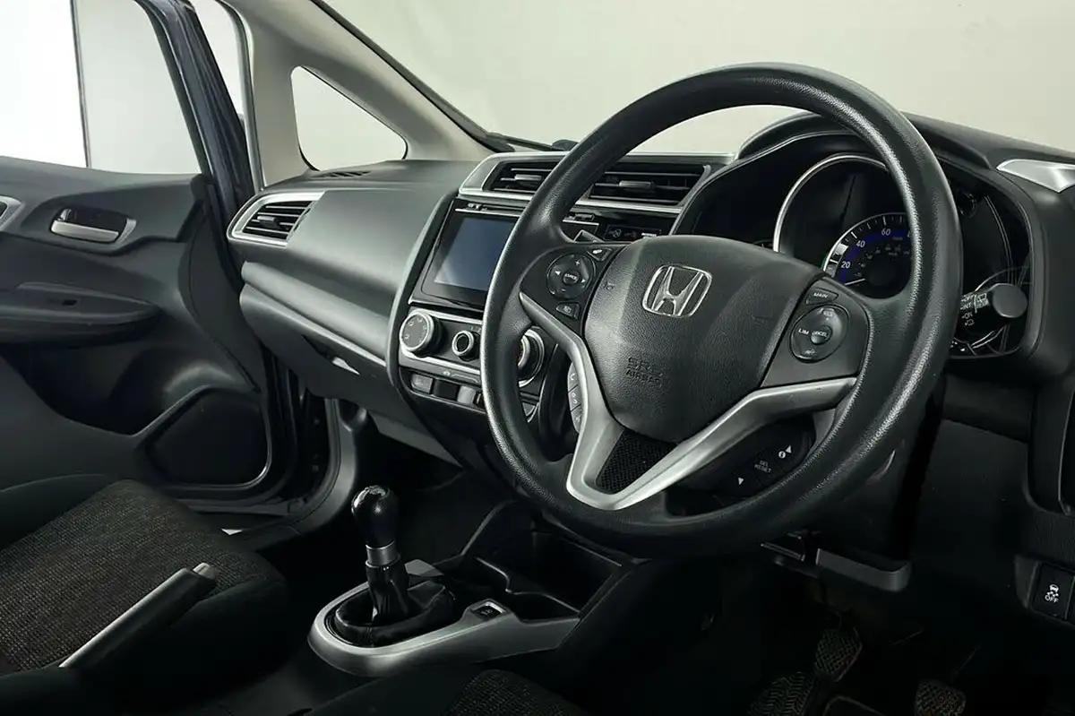 2017-honda-jazz-13-i-vtec-se-big-9