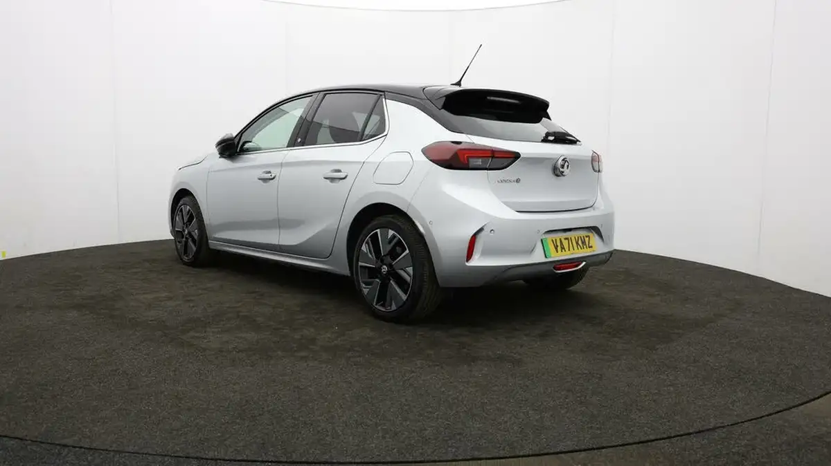 2022-vauxhall-corsa-e-elite-premium-big-4
