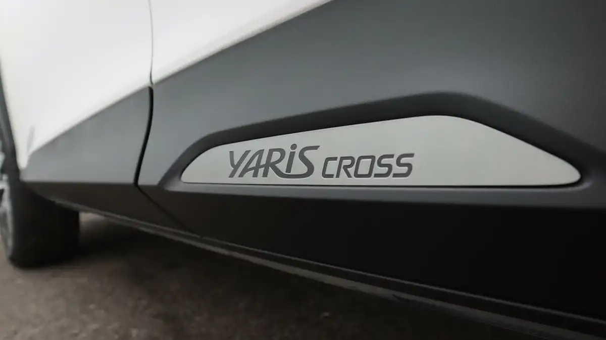 2023-toyota-yaris-cross-15-vvt-i-excel-awd-i-big-21